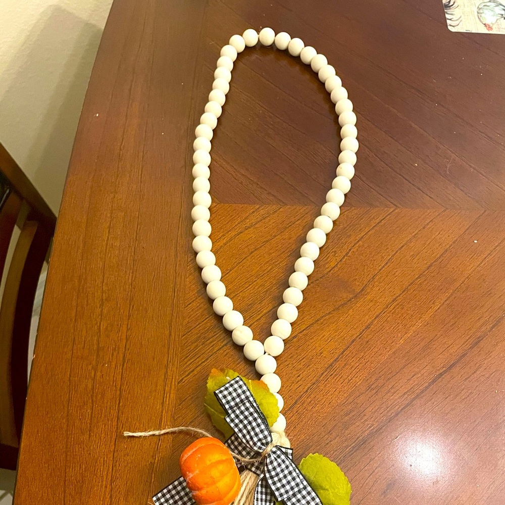 PUMPKIN FARMHOUSE BEADED GARLAND